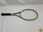Raquete de tênis Wilson Profile 3.6. Necessita trocar a corda.