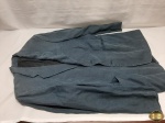 Blazer Masculino Pierre  Cardin. Peça em bom estado de conservação. Tecido em Linho TAM: g. Medindo OMBRO A OMBRO: 50 CM.