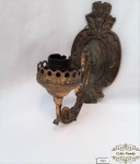Aplique luminaria de parede em metal dourad, 1 lampada.Necessita  reparo no bocal e fiaçao.