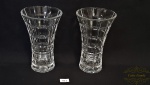 Par de vasos em vidro  moldado  forma conica, medida  12 cm de altura x 7 cm de diametro