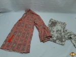 Lote de roupas Feminina. Composto 2 blusas , sendo 1 delas estilo ciganinha da marca K&T, Tam: P e a outra tam: M
