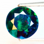 Rara Opala multi colorida de excelente qualidade extra e clareza IF , clássica lapidação diamante pesando 1.87 cts medindo 8.91 x 8.91 x 6.39 mm . ótimo investimento para montar uma joia de qualidade . origem Etiópia .