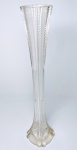 Grandioso floreiro de cristal ricamente lapidado medindo 50 cm de altura x 11 cm de diâmetro da base . Alemanha inicio do século XX . Ótimo estado de conservação .