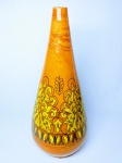 AHAMED SERGHINI SAFI - Elegante vaso em cerâmica marroquina produzido a mão pelo artista  A.Serghini Safi . Design moderno decorado com linda ornamentação floral . Marrocos séc XX. mede 50 cm de altura x 20 cm de diâmetro, excelente estado de conservação .