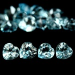 Belíssimo lote de Topázios azul naturais , composto por 16 unidades de excelente qualidade e clareza , rara lapidação coração brilhante , totalizando 4.75 cts , origem Brasil . medem 4.1 X 4.3 X 2.7 - 4.0 X 4.0 X 2.5 mm . excelente investimento para montar joias de qualidade .