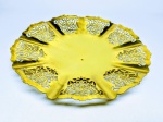 BELA SALVA EM METAL DOURADO DE EXCELENTE FUNDIÇÃO DECORADA COM RICO TRABALHO FLORAL FENESTRADO . BRASIL MEADOS DO SÉCULO XX . ÓTIMO ESTADO DE CONSERVAÇÃO , MEDE 4,0 CM DE ALTURA X 30 CM DE DIÂMETRO .