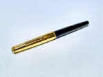 PARKER USA - Rara Caneta Tinteiro modelo 61 , corpo em resina com tampa em metal espessurado a ouro 14 gold filled  . PARKER , USA meados do século XX . no estado , possui marcas de uso .