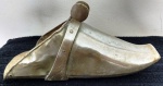 Antigo estribo em bronze , tipo sapateira . Comprimento: 24,0cm.  (Al23)  Estes itens  se encontram em Lavras -MG.