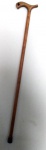 Antiga bengala em madeira, em perfeito estado. Altura: 90 cm.  (Al49)  Estes itens  se encontram em Lavras -MG.