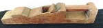 Antiga plaina de carpinteiro, em madeira de lei. Completa. Comprimento: 50 cm.  (Al79)  Estes itens  se encontram em Lavras -MG.