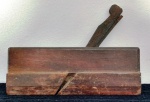 Antiga plaina de carpinteiro, para coleção. Comprimento: 22cm.  (Al81)  Estes itens  se encontram em Lavras -MG.
