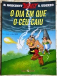 Revista ASTERIX -O DIA EM QUE O CÉU CAIU - GOSCINNY e UDERZO - RECORD - No estado