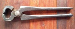 Antiga torquês. Marcas do uso. Comprimento 24cm. (Al158) Estes itens  se encontram em Lavras -MG.