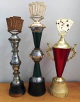 3 Troféus de Truco ou Cartas em plástico . Medem: 58-50-50 cm- No estado  (Fk)