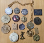 Conjunto de 17 medalhas diversas militares a identificar  (Fk)