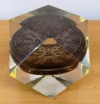 Peso de papel em acrílico com biscoito no interior (AM)