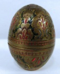 Antigo saleiro indiano em bronze trabalhado em formato de ovo. Mede: 6 cm(Am)