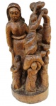 Estátua de Imigrantes  em madeira maciça , com  assinatura  ND . Mede: 64x35x30cm (RJ)