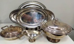 Antigo e pesado conjunto  em Níquel  espessurado a PRATA contendo 2 Sopeiras e um molheira e 3 baixelas . Marca : EPNS A -SPAM . Medem : (19x8) - (33x23) -(31x 12) cm  - Baixelas ( 38, 42 e 60 ) cm