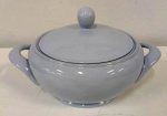 Antiga sopeira em porcelana finlandesa . Cor gelo. Marca: ARABIA . Mede: 27x15 cm