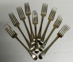 9 garfos dourados com contrate - 19 cm