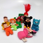 BRINQUEDO ANTIGO BONECA FOFOLETE E AGARRADINHO. LOTE COM 8 UNIDADES.