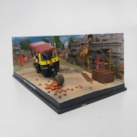 COLEÇÃO OFICIAL DOS CARROS DE JAMES BOND 007. REPLICAS DETALHADAS EM ESCALA 1:43 DO AGENTE BRITÂNICO. MINIATURA METÁLICA MODELO TUK TUK. APROXIMADAMENTE 12,0 CM BASE ACRÍLICA E BLISTER DE PROTEÇÃO.