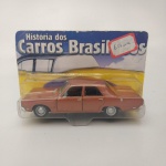 COLEÇÃO CARROS NACIONAIS 2. DODGE DA 1975 4 PORTAS 1969 CARRINHO MINIATURA BRASILEIRO. MEDE 11,5 cm.