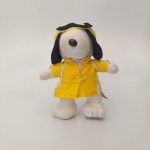 LOTE COM 2 BONECOS SNOOPY DE PELUCIA PROMOCIONAL HABIBS COM APROXIMADAMENTE 22CM DE ALTURA.