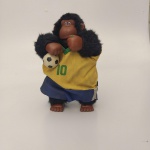 BONECO DE PELÚCIA E BORRACHA. MACACO SELEÇÃO BRASILEIRA.COM 25CM.