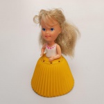 BONECA BORRACHA ANTIGA ARTICULADA.COM XX CM DE ALTURA. SEM REFERÊNCIA.