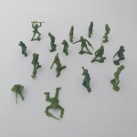 SOLDADOS GULLIVER FORÇAS ARMADAS. LOTE COM 16 UNIDADES. BRINQUEDO ANTIGO ANOS 80.