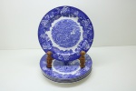 FAIANÇA INGLESA - Enoch Woods, lote de 6 pratos rasos em faiança inglesa nas cores azul e branco dita "Fazendinha" marcada England em sua base. Med. 26 cm.