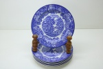 FAIANÇA INGLESA - Enoch Woods, lote de 6 pratos fundos em faiança inglesa nas cores azul e branco dita "Fazendinha" marcada England em sua base. Med. 23 cm.