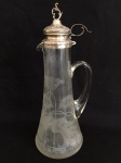 CRISTAL - Belíssima jarra em cristal europeu, acidado, com bocal em prata de leil contrastada. Alt. 32 cm.