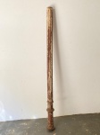 Antigo poste em madeira Séc. XVIII / XIX - Résquicios de policromia. Alt. 214 cm.