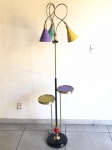 LUMINÁRIA - Luminária anos 1950- Vintage Colors-Três luzes, duas bandejas. Alt. 162 cm. Em perfeito estado. Recém restaurada.