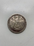 NUMISMÁTICA - Letcher Mint 1974 - prata fina, 1 OZ 999. Anverso representando águia em pé sobre rocha com asas estendidas, sobre um faixa com a inscrição "ONE TRY ONCE"  e antiverso a inscrição que indica sua origem e atesta sua qualidade. Peso 31gr.