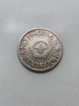 NUMISMÁTICA - Moeda 1 onça redonda de prata. HOFFMAN E HOFFMAN. Anverso logo tipo estrela de 4 pontas e reverso exibe peso e a pureza junto com a data. Peso 32 gr.