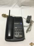 Telefone sem fio de 2 linhas da Panasonic, modelo KX-TC280-B. Produto não testado.