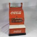 Maravilhosa Caixa Registradora com personalização da Coca-Cola.
