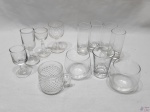 Lote de 12 copos e taças de aperitivo diversos em vidro e cristal. Tamanhos e modelos variados.