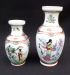 PORCELANA CHINESA, dois pequenos vasos decorados, 15cm o maior.