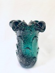 Belíssimo vaso em vidro de murano verde, com borda ondulada. Med. 25x19 cm. 