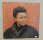 DISCO VINIL - TRACY CHAPMAN - TALKIN - BOUT A REVOLUNTION. Capa e disco em muito bom estado. Necessitando apenas limpeza.