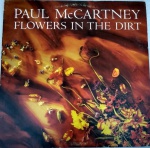DISCO VINIL - PAUL McCARTNEY - FLOWERS IN THE DIRT (1989). Capa e disco em muito bom estado. Necessitando apenas limpeza.