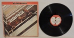 DISCO VINIL - THE BEATLES (1962-1966) - DISCO DUPLO 1973. Capa escrito na capa, encarte e disco em muito bom estado. Necessitando apenas limpeza.