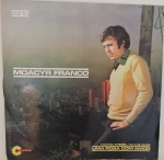 DISCO VINIL - "MOACYR FRANCO - UMA ROSA COM AMOR" (1972).  Capa e disco em bom estado.