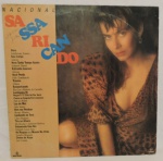 DISCO VINIL - "SASSARICANDO - NACIONAL", 1987. Capa escrita e disco em bom estado.