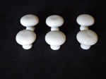 DIVERSOS - Lote de 6 puxadores em porcelana branca. Dia. 4,5 cm. Sem acabamento.